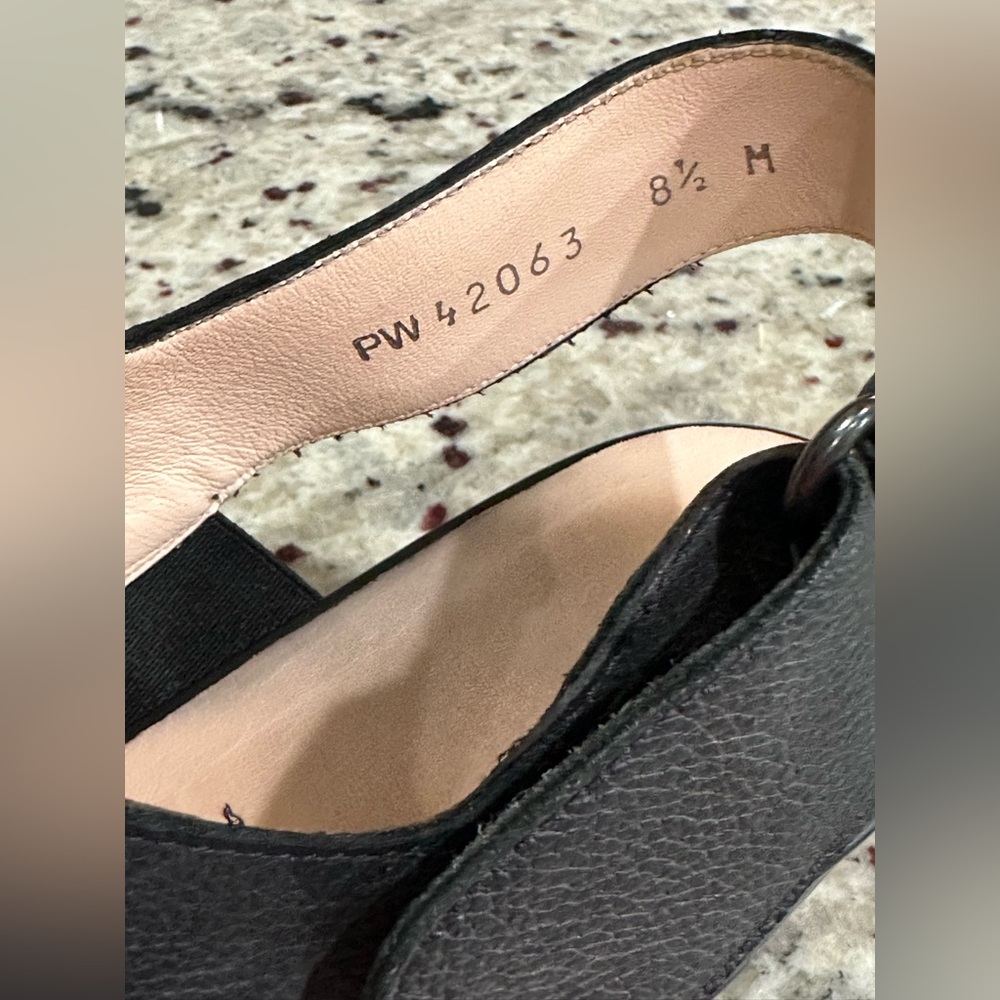 Stuart Weitzman Offset Women’s Peep Toe Black Leather Wedge Sandal 8.5 - Picture 3 of 8
